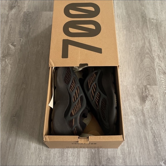 Yeezy’s 700 Clay’s - Picture 1 of 3